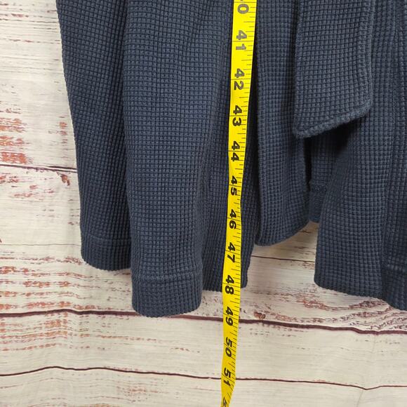 L.L. BEAN Men's Thermal Waffle Knit Robe M Navy Blue Cotton Blend Lounge Comfort - Picture 8 of 9